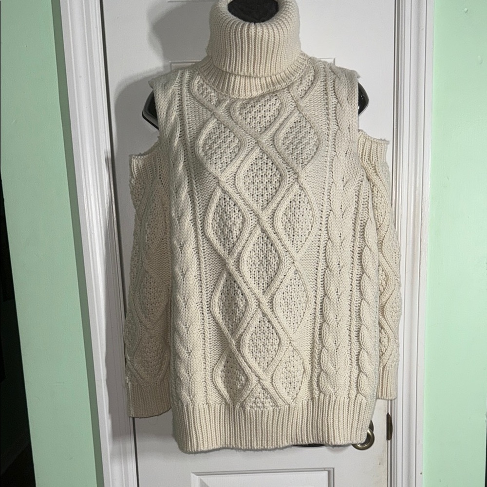 Everly Cream Cozy Cable Knit Cold Shoulder Warm Turtleneck Sweater Size Small